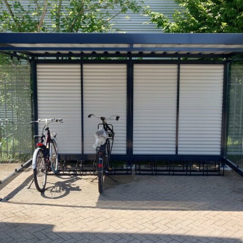 Fietsoverkapping Manheim - Modern en Maatwerk 74 Fietsenstalling met Glas en Golfplaat.